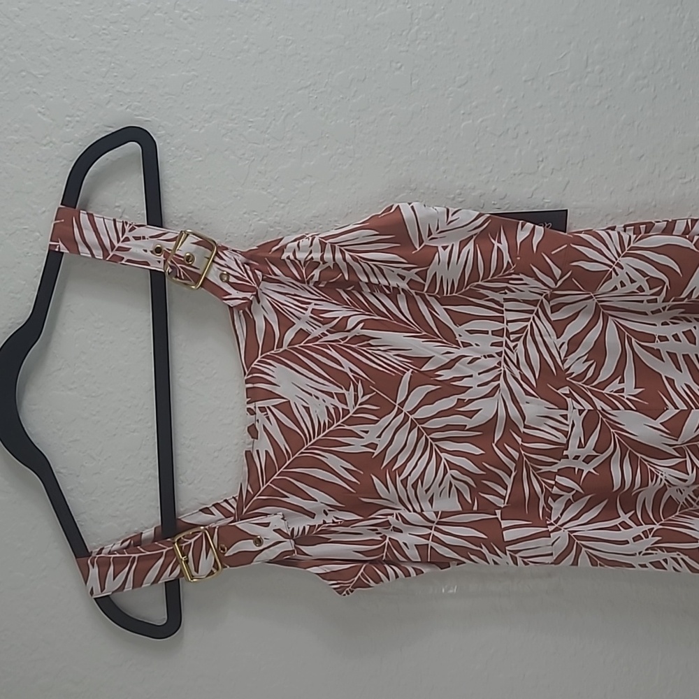 Derek Heart Red and White Leaf Print Jump Suit  Size M - Picture 4 of 9